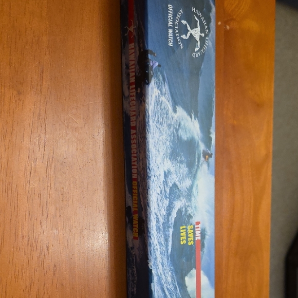 Hawaiian Lifeguard Association Official Black and White Dive Watch - Picture 11 of 11